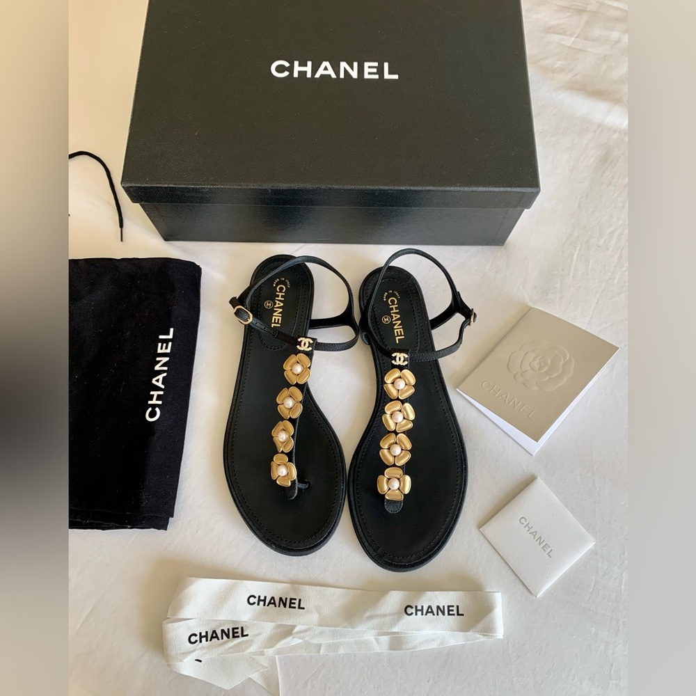 Authentic CHANEL Black Leather Sandals - Picture 3 of 13